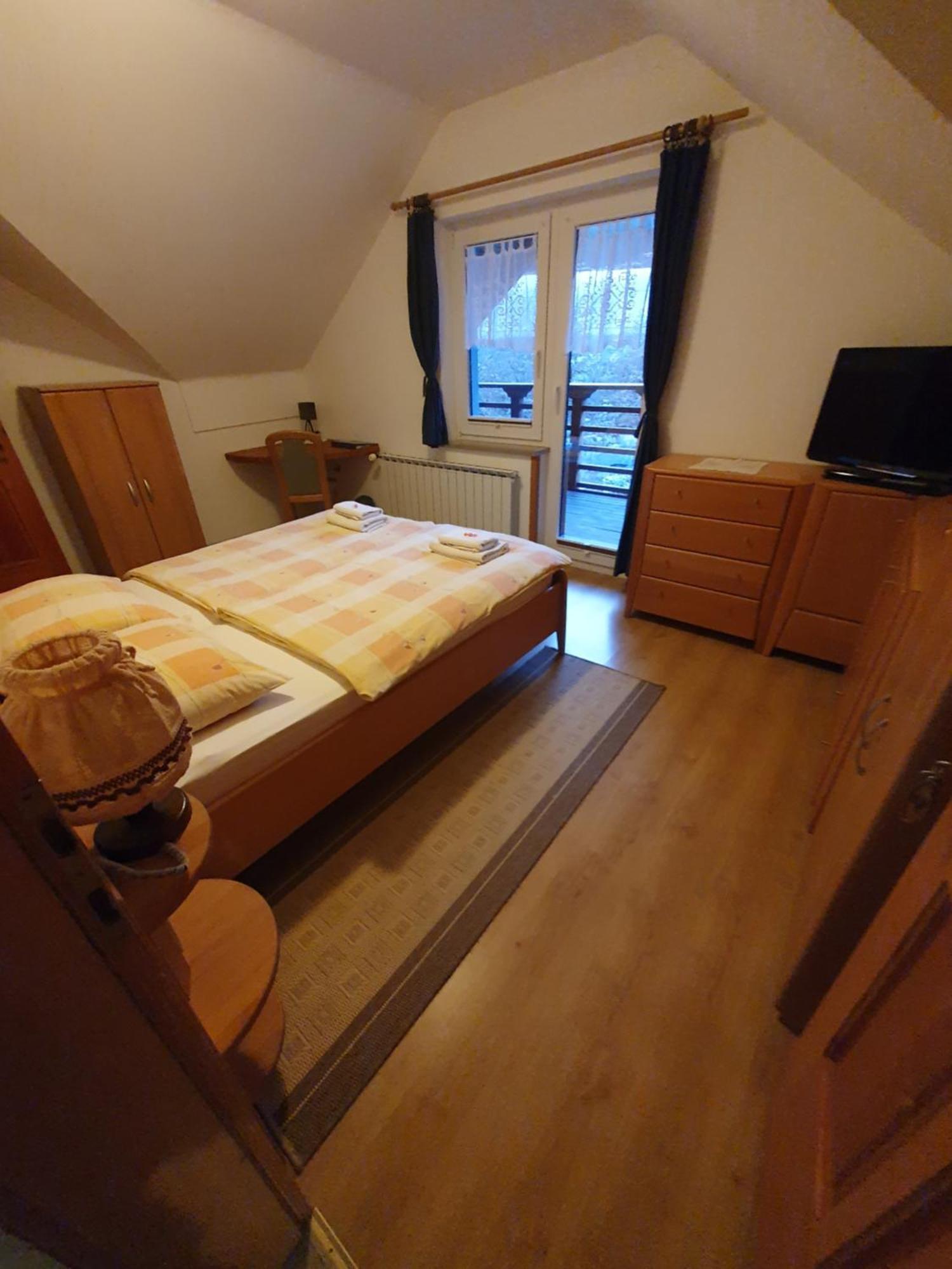 Miskar Rooms Cerknica Room photo