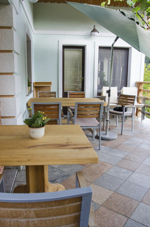Miskar Rooms Cerknica Exterior photo