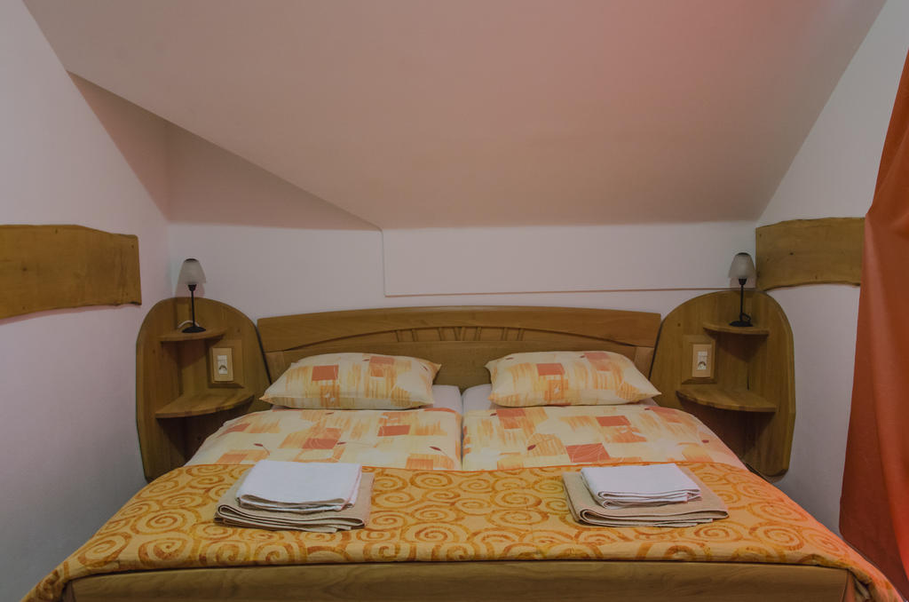 Miskar Rooms Cerknica Room photo